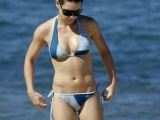 Evangeline lilly sexy en maillot de bains et surprise par un paparazzi !!! Evangeline lilly sexy en maillot de bains et surprise par un paparazzi !!!