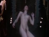 Courtney Love nue integrale et chatte très poilue !!! Courtney Love nue integrale et chatte très poilue !!!