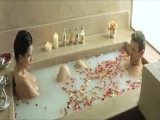 Zoe Felix seins nues dans sa baignoire !!! Zoe Felix seins nues dans sa baignoire !!!