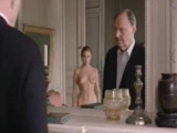 Judith Godrèche nue devant un vieux en tombe dans les pommes !!!