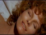 Edwige Fenech prise de force dans un extrait de film Edwige Fenech prise de force dans un extrait de film