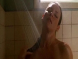 Evangeline Lilly en soutif puis nue sous la douche