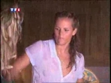 Laure Manaudou, chemise mouillée et seins qui pointent 