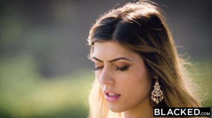 petite arabe se fait tapoter la chatte petite arabe se fait tapoter la chatte