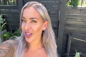 pov : tu te fais sucer par hayley davies pov : tu te fais sucer par hayley davies