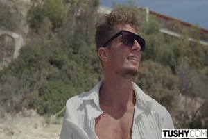 la rousse dolly dyson prend une sodomie vue sur mer