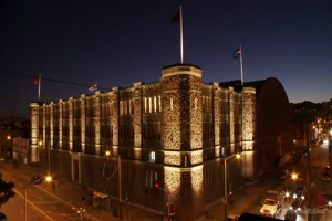 stella cox et francesca une dominatrice avec sa soumise