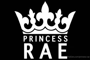 Princess Rae : jeune blonde en lingerie cuire qui suce