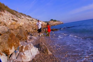 indiana fox la francaise exhibitionniste en vacance à la mer