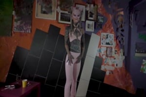anuskatzz en latex rose kitten