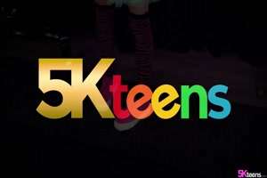 petite ado blonde magnifique prend un coup de queue petite ado blonde magnifique prend un coup de queue