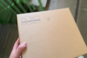 pov : tu livres un colis chez une blonde française a forte poitrine pov : tu livres un colis chez une blonde française a forte poitrine