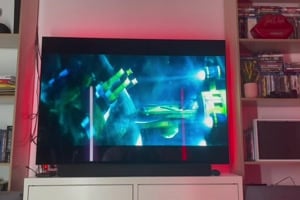 pov : quand tu mattes un filme et que ta blonde te suce la bite en même temps