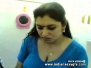 Kalpana Kerala Mallu Exposed her Busty Figure to boyfriend in hotel - indiansexygfs com